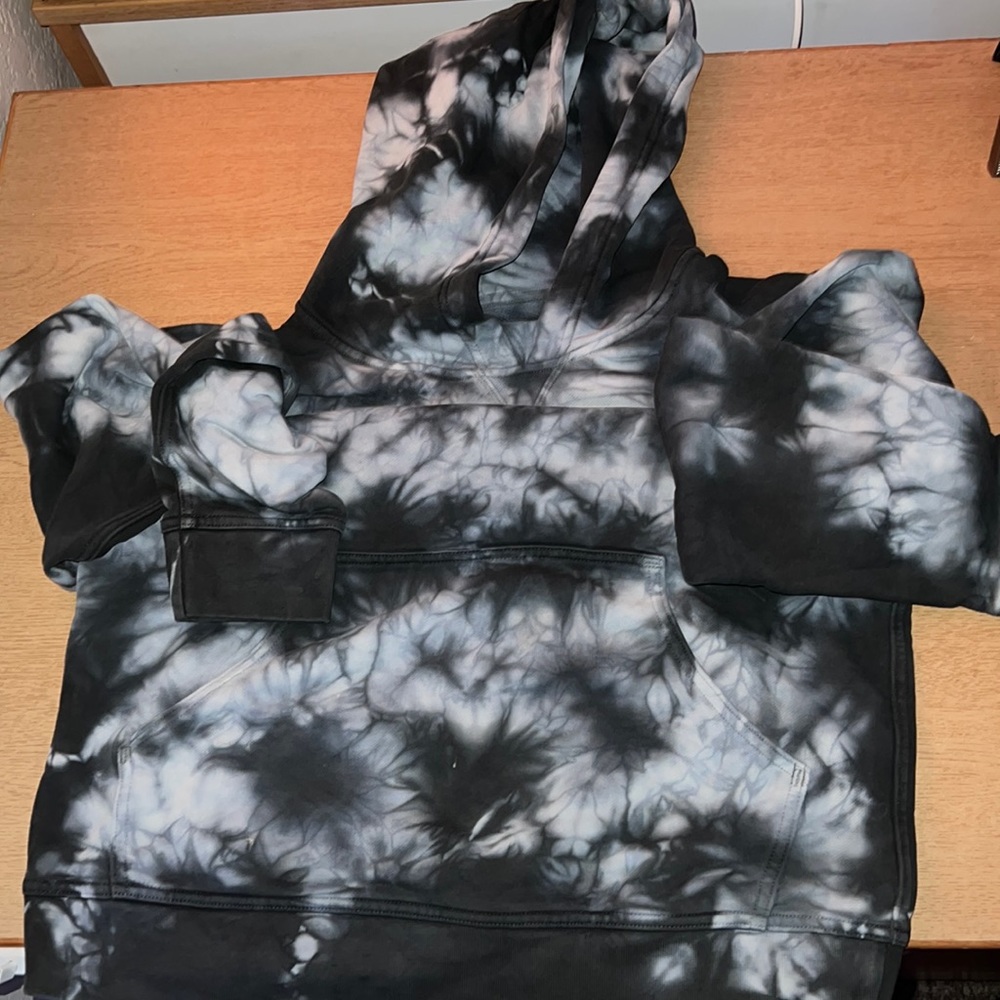 lululemon size 6 tie dye hoodie
